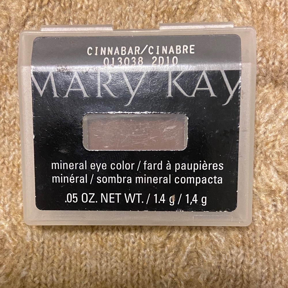 Mary Kay Mineral Eye Shadow Color in Cinnabar Brown